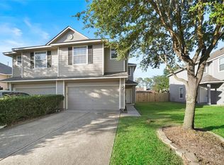 490 Folk Crest Ln, Dickinson, TX 77539