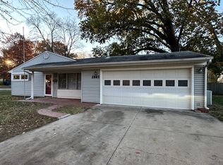2803 W 9th St, Lawrence, KS 66049