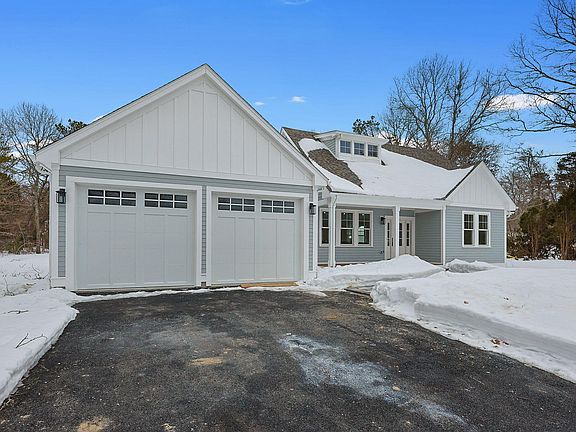 3rd image of 28 Spinnaker Street