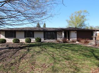 2616 Hall Ct, Bloomington, IL 61704