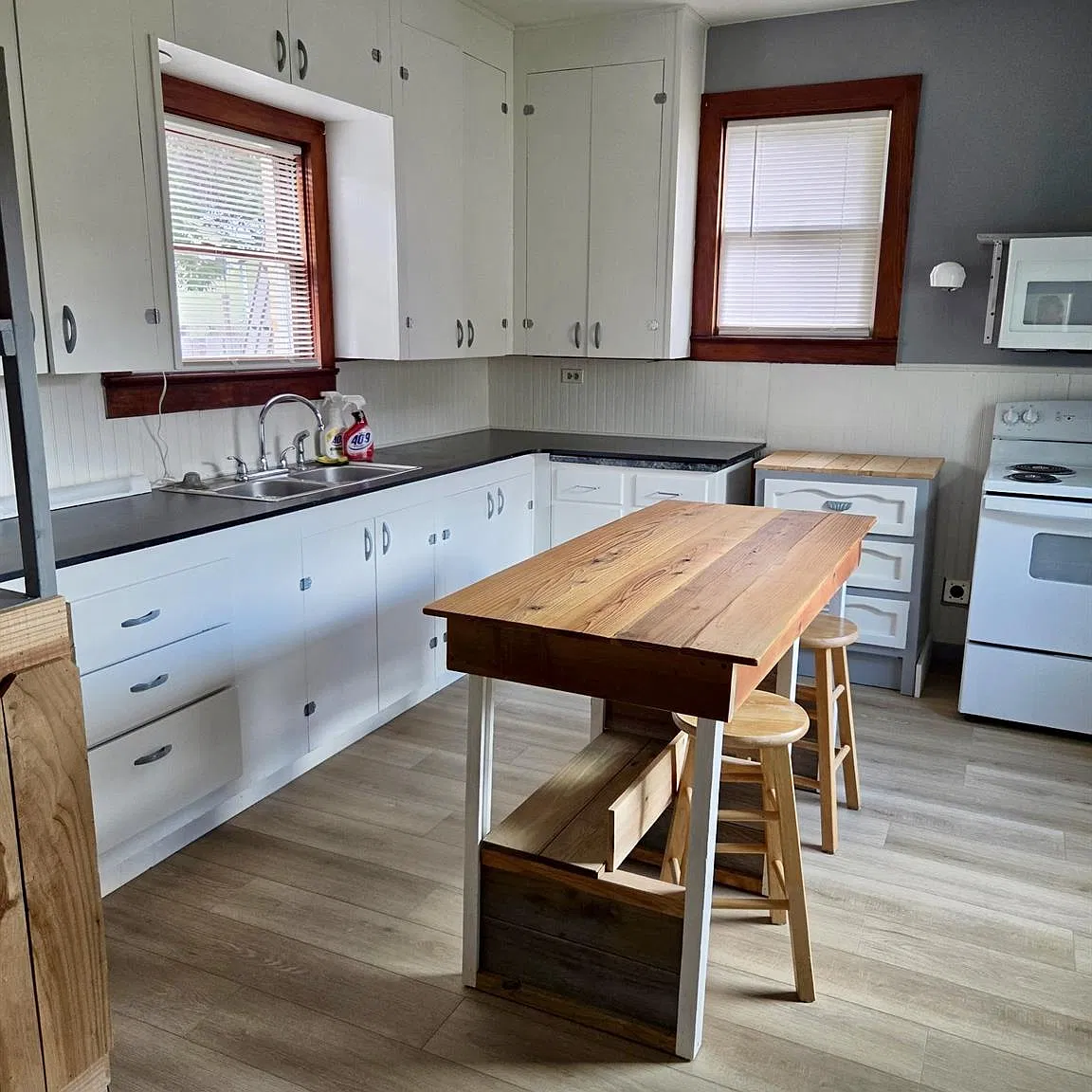 3 bed, 2.0 bath, 1781 sqft, $1,800 — Photo 4