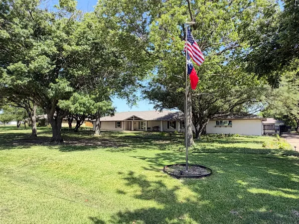 400 Shiloh Dr, Lucas, TX 75002