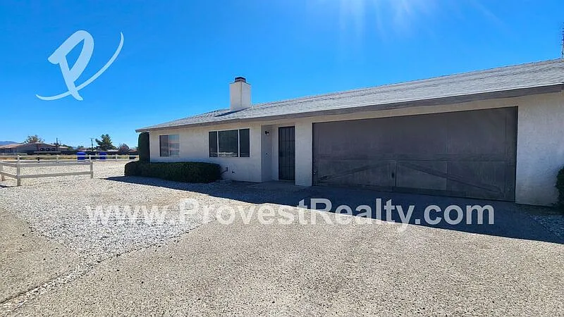 3 bed, 2.0 bath, 1100 sqft, $1,650 — Photo 2