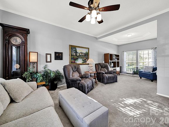 4th image of 263 Fox Hollow Rd