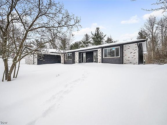 3rd image of 270 Applebrook Dr
