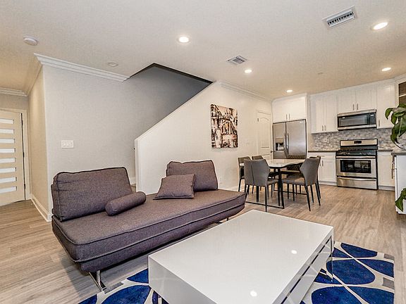 4th image of 7207 S La Cienega Blvd #7213-1/2