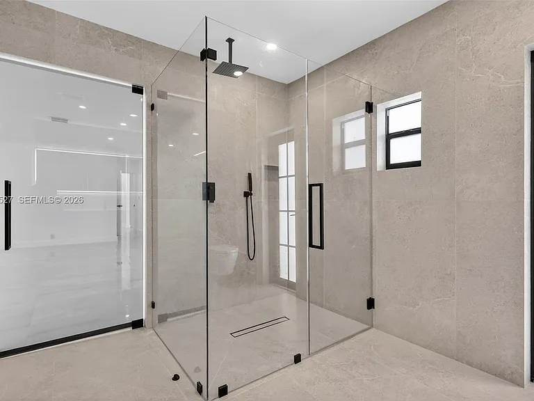 Alamanda Dr — Photo 18