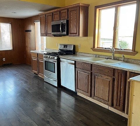 5th image of 157 Park Ave NW