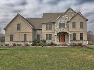 100 Fawn Hl Dr, Millersville, PA 17551