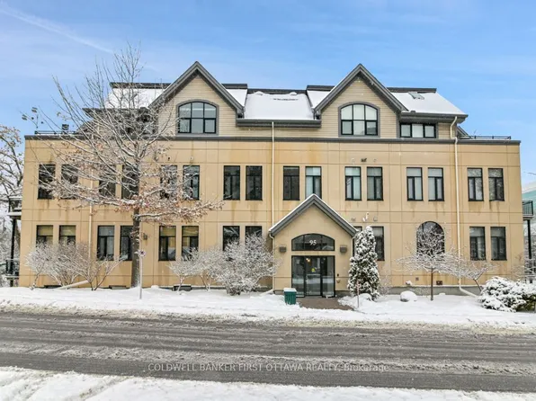 95 Beech St #303, Ottawa, ON K1S 3J7