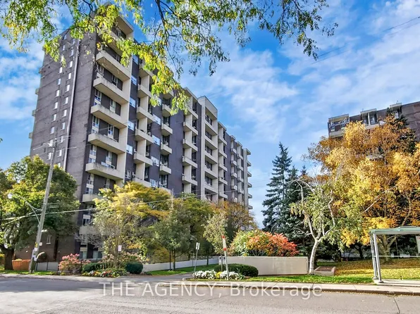 60 Southport St NW #119, Toronto, ON M6S 3N4