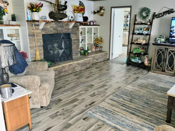 12850 Pitts Rd, Fountain, FL 32438