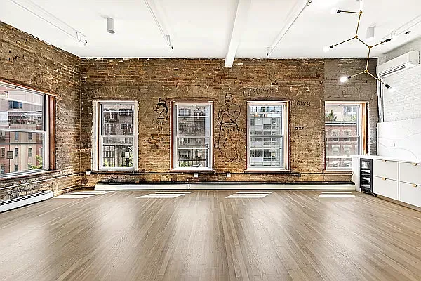 Rented by Compass | media 18