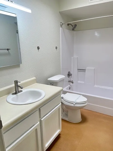 2 bed, 901 sqft, $1,384 — Photo 4