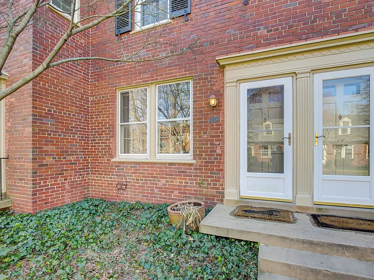 1100 S Barton St #293 — Photo 5