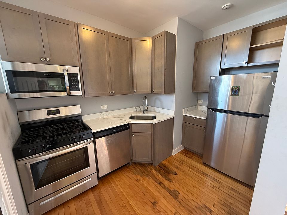 1st image of 2820 W Dickens Ave Unit 3