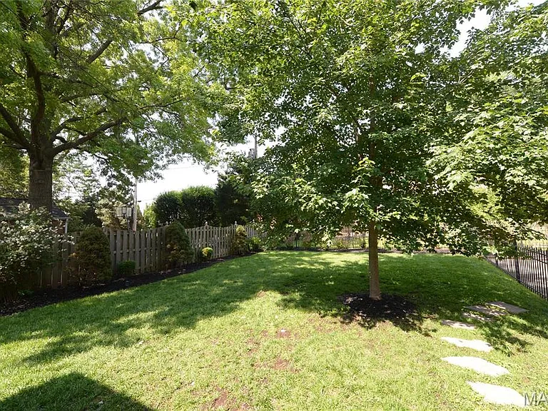 937 S Bemiston Ave — Photo 46