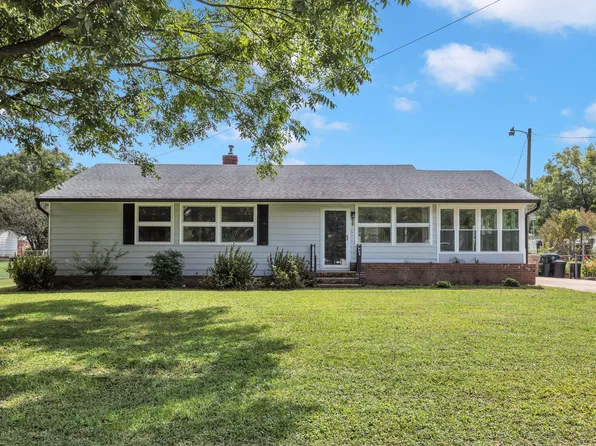 909 Forest Dr, Garner, NC 27529