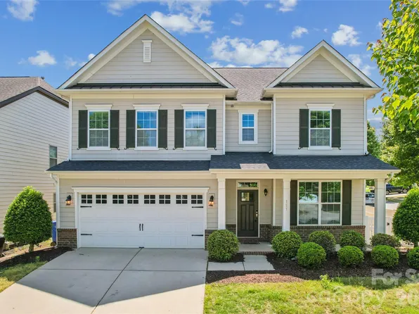 151 Blossom Ridge Dr, Mooresville, NC 28117