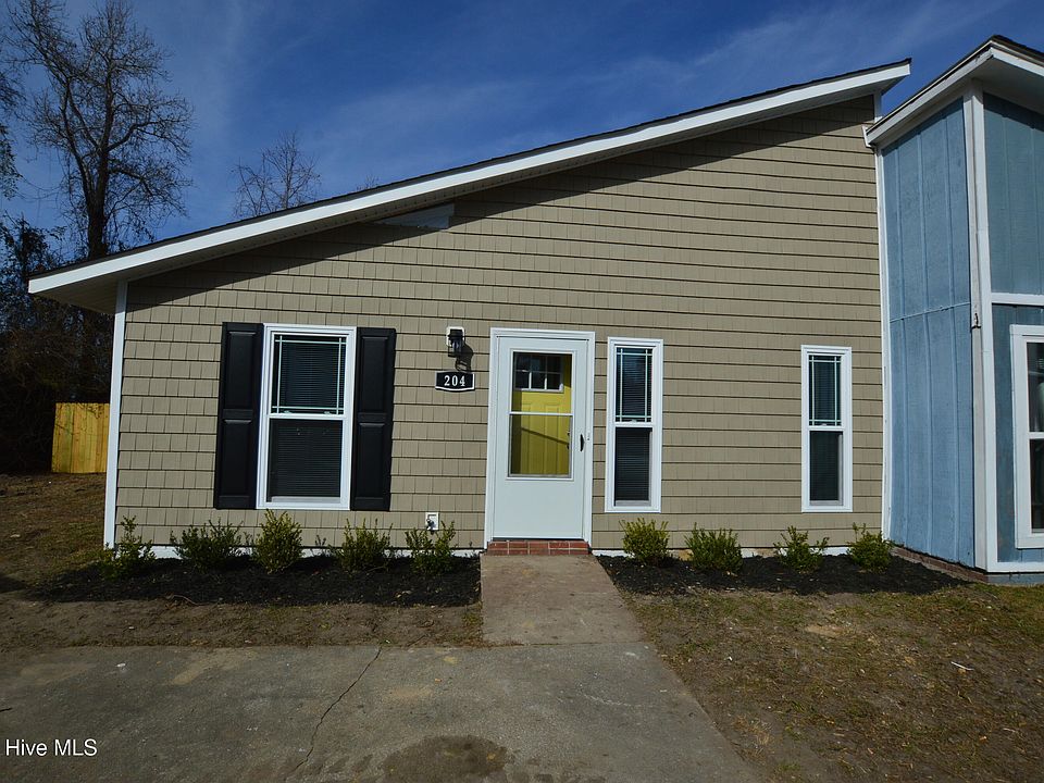 1st image of 204 Tamarack Ct