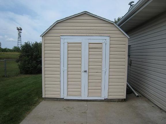4th image of 1505 Marigold Dr S