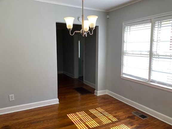 5th image of 3989 Spottswood Ave