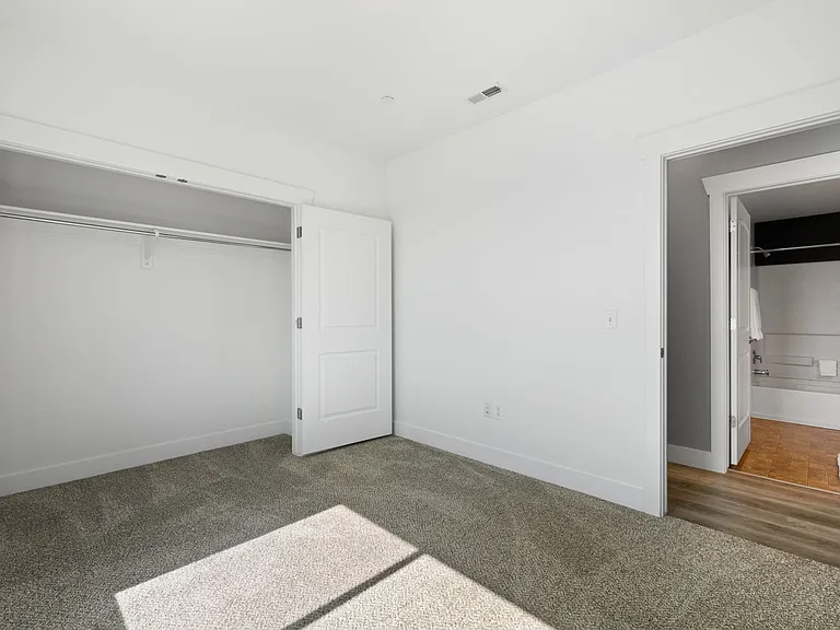 114 W Spring Hill Way #114 — Photo 15