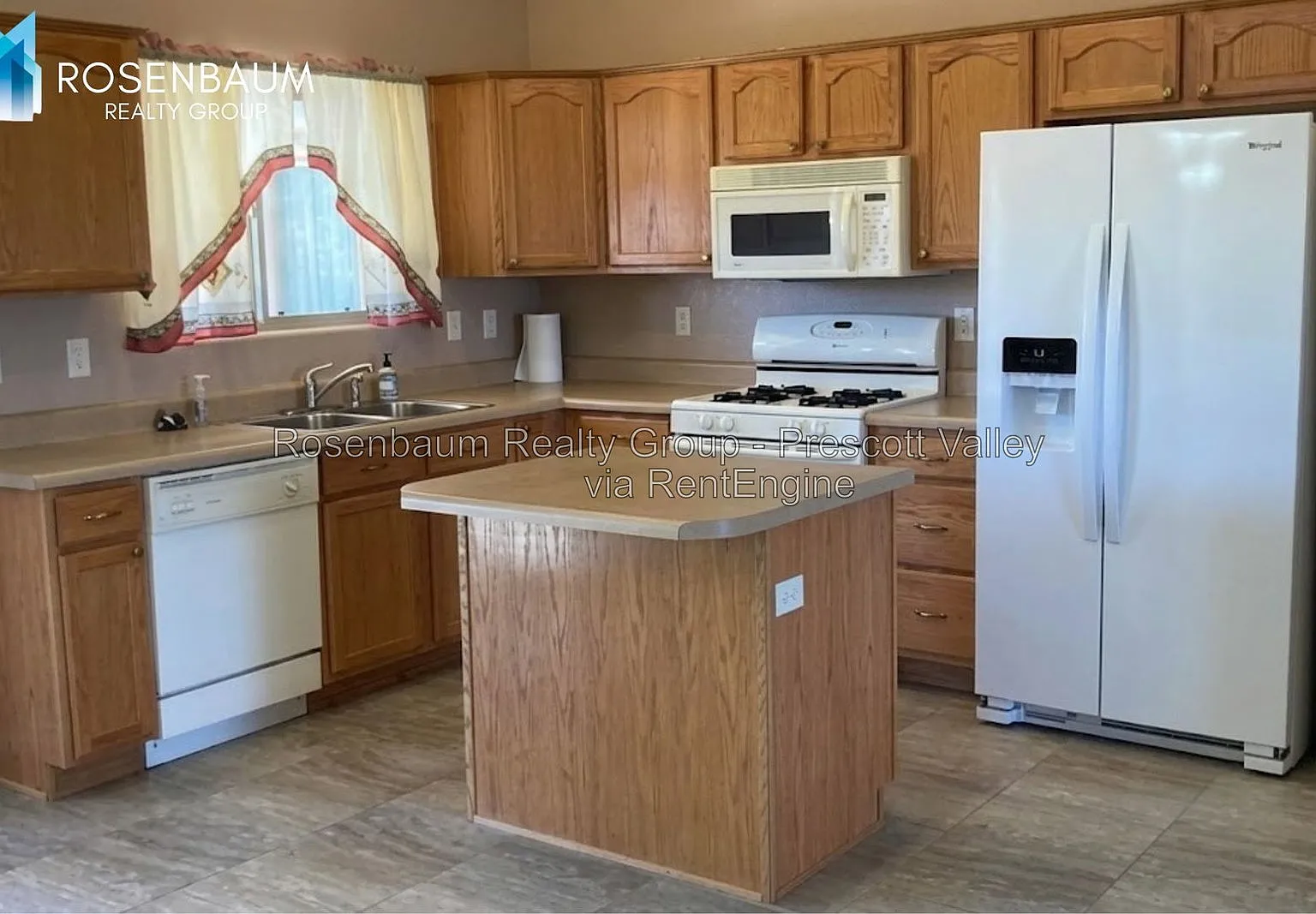 3 bed, 2.0 bath, 1430 sqft, $2,350 — Photo 3