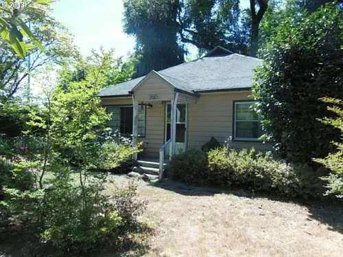 2526 Sunset Dr photo 1