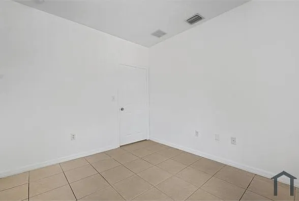 33 E 20th St #205 — Photo 25