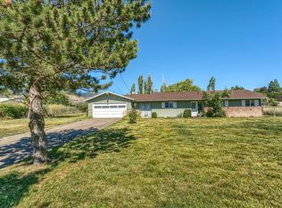 840 S Valley View Rd, Ashland, OR 97520