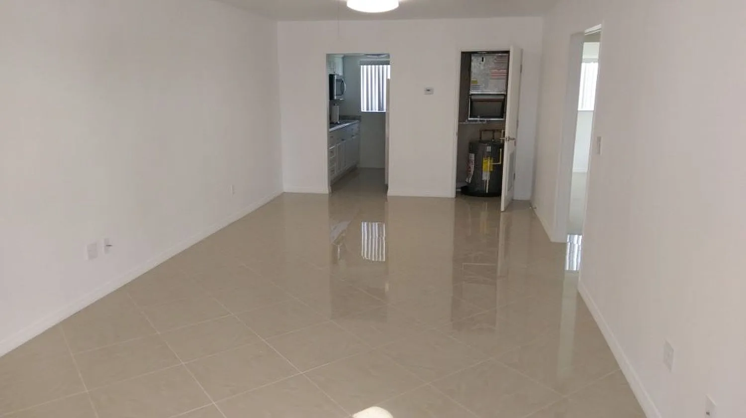 Completely renovated apartments and building. — Photo 2