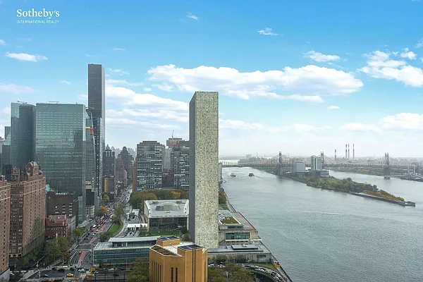 Rented by Luxury Habitat | media 30