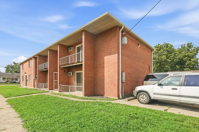 1 bed, 1.0 bath, $795 — Photo 2