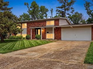 2165 E Humes Ln, Florissant, MO 63033