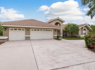 4918 Cross Pointe Dr, Oldsmar, FL 34677
