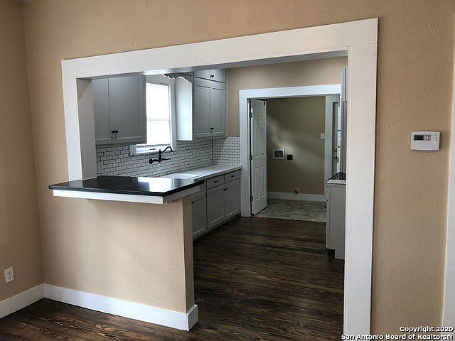 2nd image of 1517 Sacramento