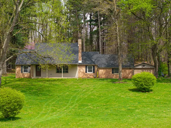 820 N 350 E, Valparaiso, IN 46383