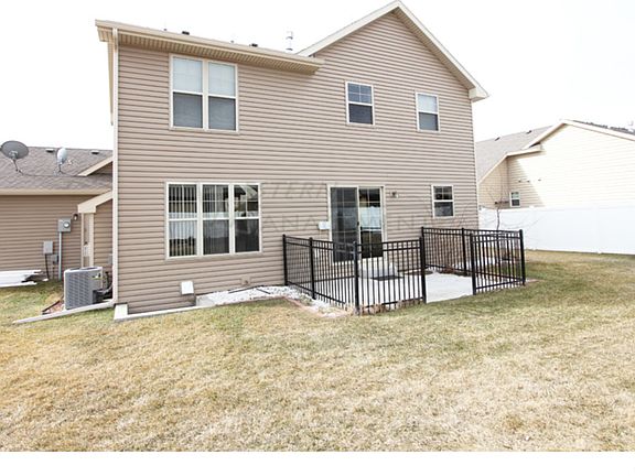 2nd image of 3715 Parkhill Dr