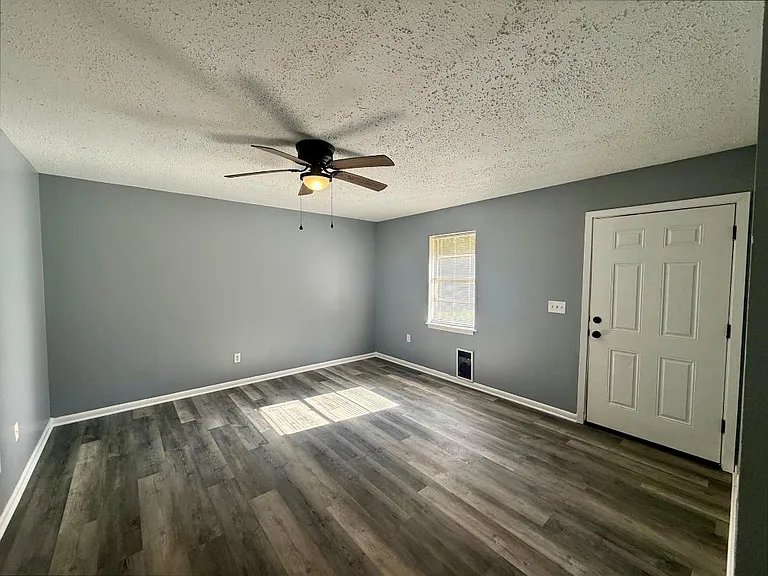 1410 Perry St #A — Photo 2