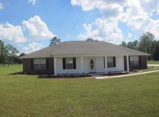 37 W Robin Ln, Picayune, MS 39466