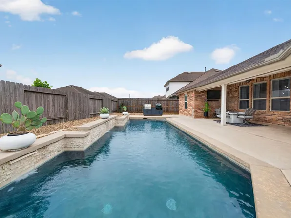 9905 White Oak Ln, Brookshire, TX 77423