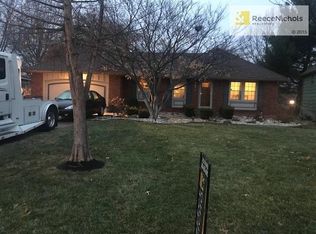 3826 S Summit Ridge Dr, Independence, MO 64055