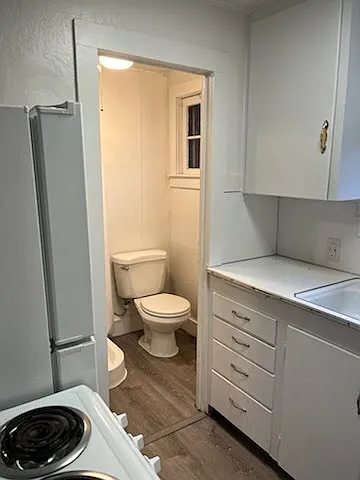 Studio bathroom