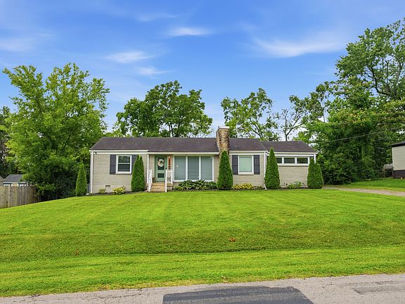 2nd image of 809 Chadwell Dr