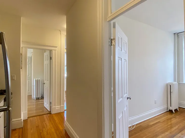 12 Camelot Ct #15R — Photo 7