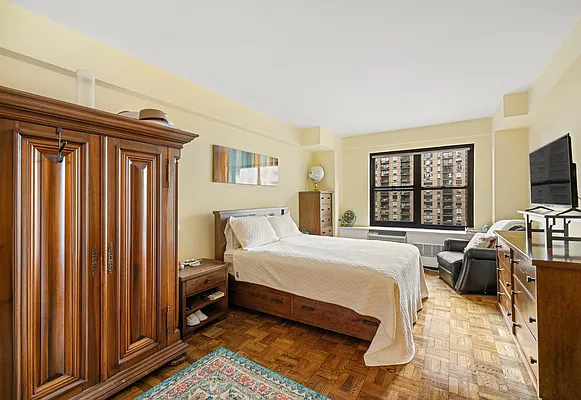 Sold by SERHANT. | media 27