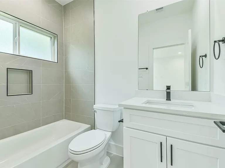 5703 Balbo St #F — Photo 35
