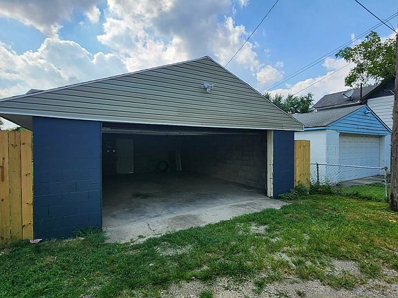 5th image of 326 S Wheatland Ave