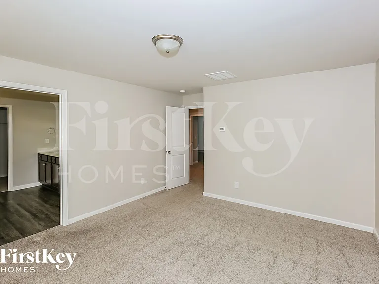 9613 Hamel St — Photo 9